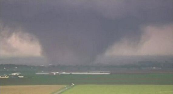 Horrifying-Photos-Massive-Tornado