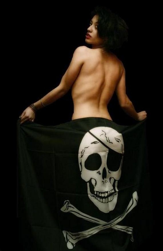 Sexy-girl-pirate