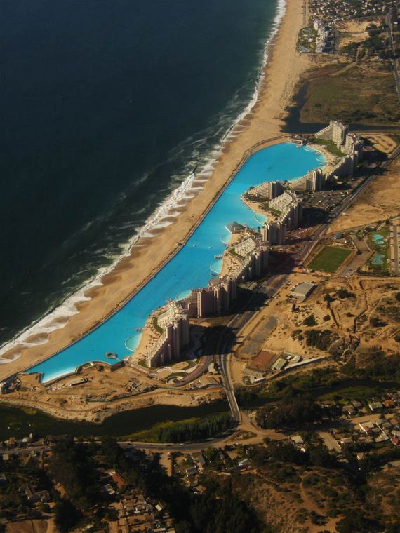 Worlds-Largest-Swimming-Pool