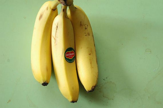 eating-bananas