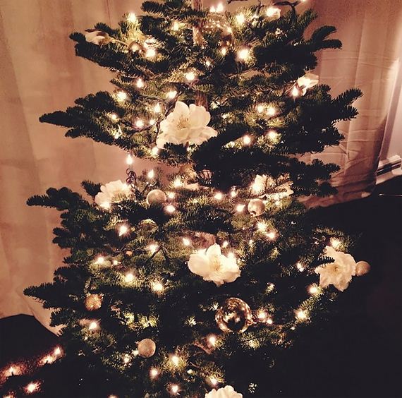 christmas_tree_decorating