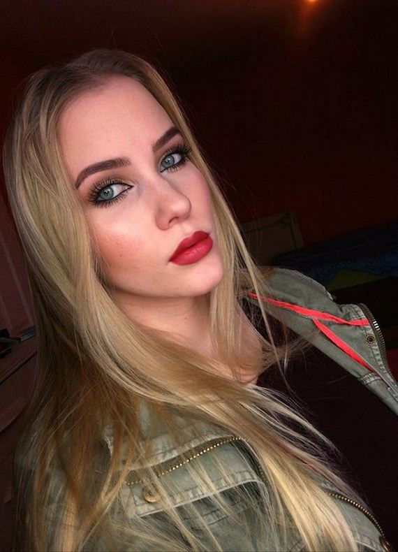 Hot Girls Wearing Red Lipstick Barnorama