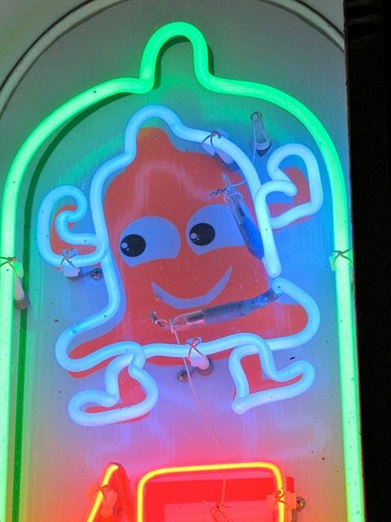 Awesome and Funny Neon Signs - Barnorama