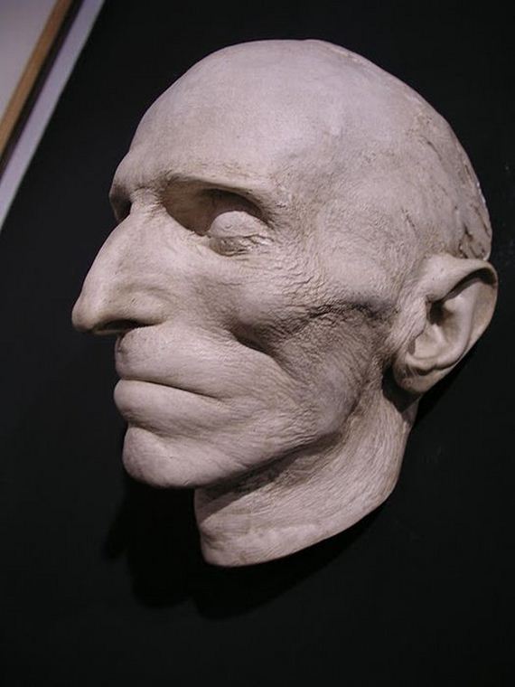 Death Masks of the Famous People - Barnorama