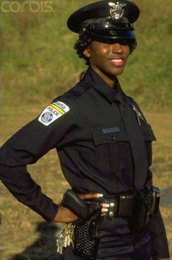 Негритянку полицейский. Полицейский. Чернокожие женщины полицейские. Чернокожая девушка полицейский. Афроамериканские женщины полицейские.