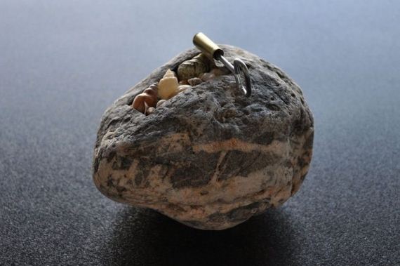 b443