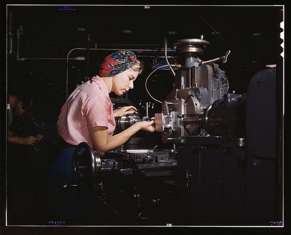 Female-Riveters-During-WWII