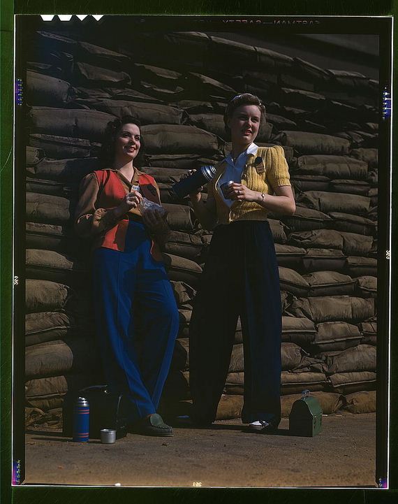 Female-Riveters-During-WWII