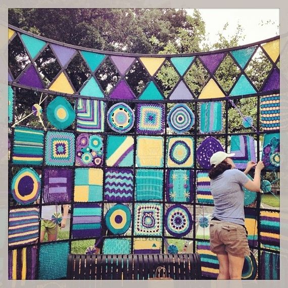 Incredible-Yarnbombs-From-Around