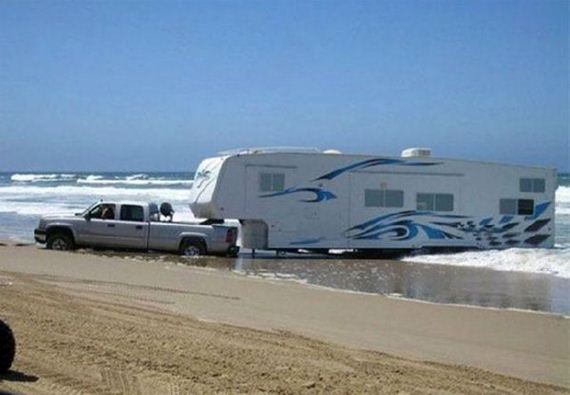 Things-You-Dont-Want-See-Beach-Summer