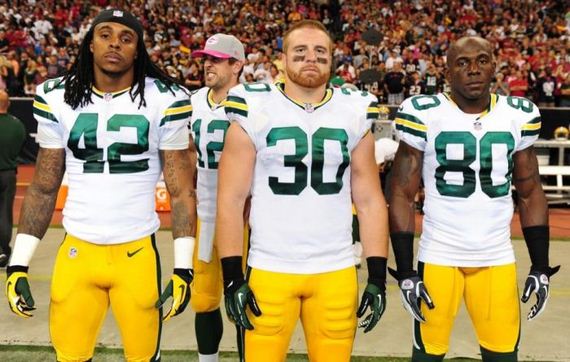 aaron-rodgers-master-photobombe