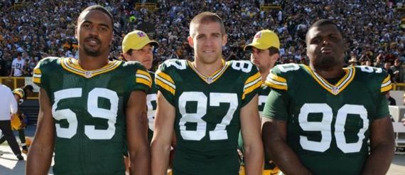 aaron-rodgers-master-photobombe
