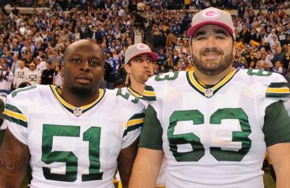 aaron-rodgers-master-photobombe