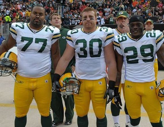 aaron-rodgers-master-photobombe