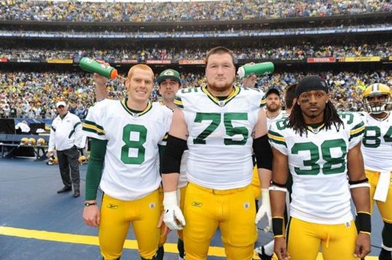 aaron-rodgers-master-photobombe