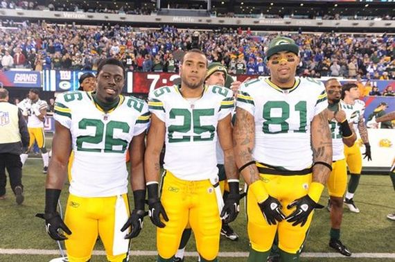 aaron-rodgers-master-photobombe