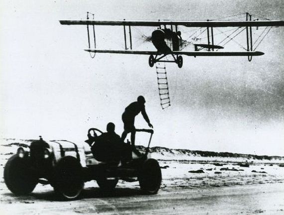 aerial-stunts-of-1920s-barnstormers