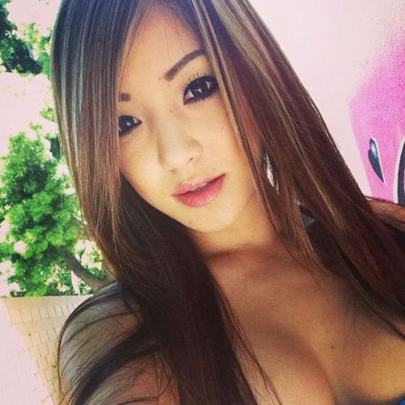 asian_girls_that_are_real_stunners_41
