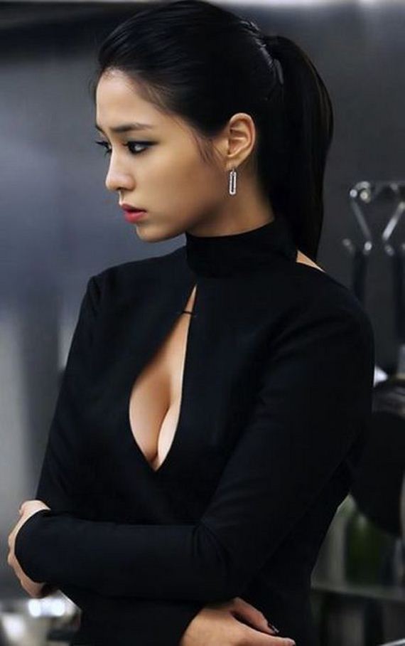 asian_girls_that_are_real_stunners_41