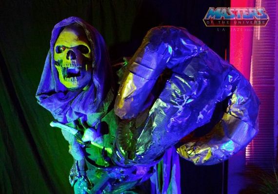 awesome_black_light_glowing_skeletor_costume