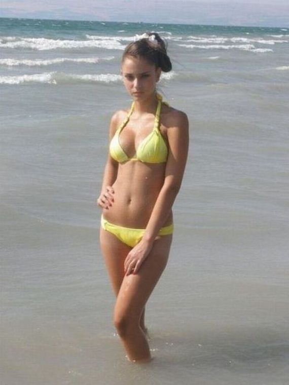 beautiful_summer_loving_bikini_girls_2