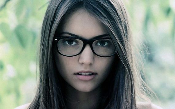 bespectacled_beauties_640