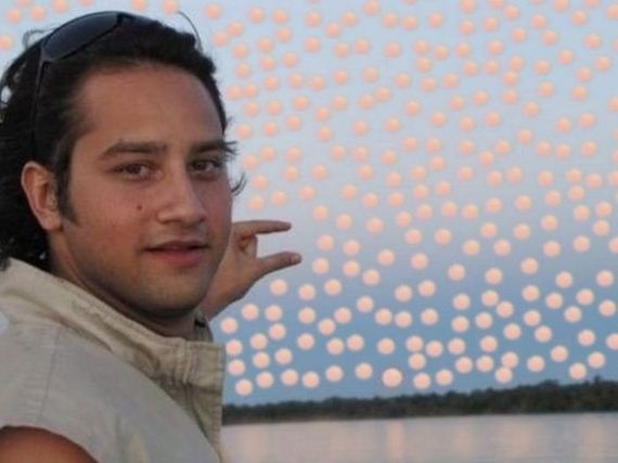 can-someone-photoshop-the-sun-between-my