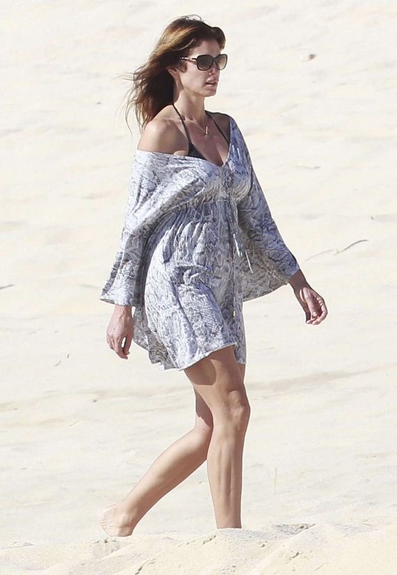 cindy-crawford-in-cabo