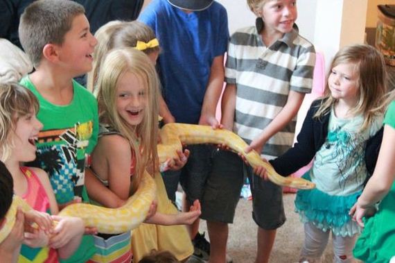 educational_fun_with_reptiles_at_childrens_parties