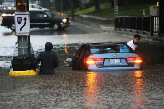 extreme_flooding_on_the_streets_of_toronto