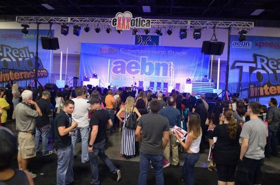 exxxotica_02