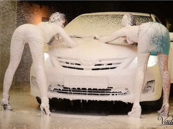 girls-and-cars