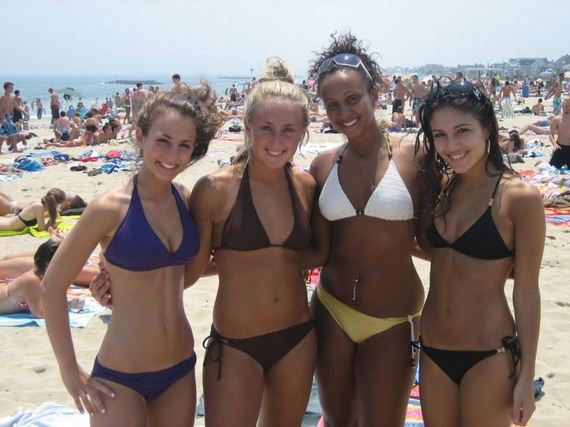 girls-beach