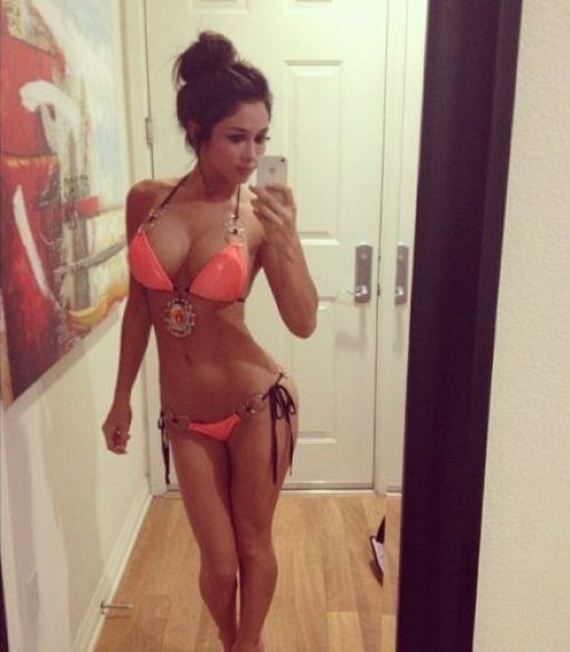 girls-in-bikini-52