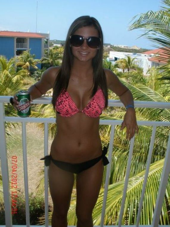 girls-in-bikini-52