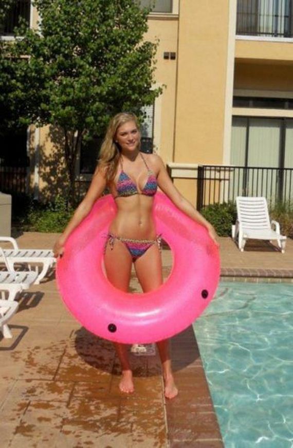 girls-in-bikini-52