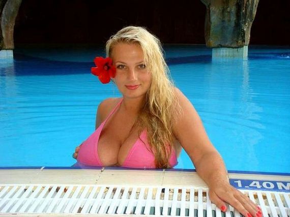 girls-in-bikini-52