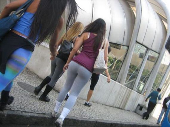 girls-in-yoga-pants