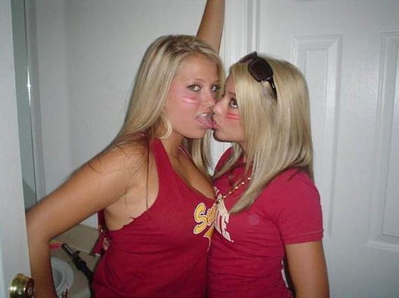 girls_let_loose_and_party_hard_05