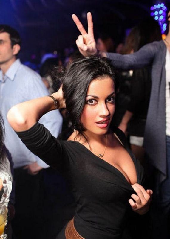 girls_let_loose_and_party_hard_05