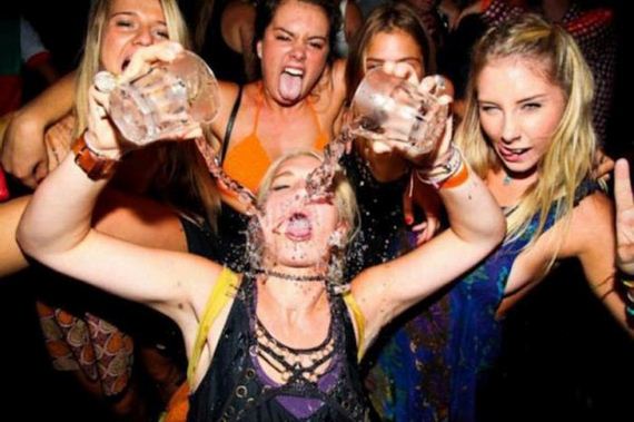 girls_let_loose_and_party_hard_05