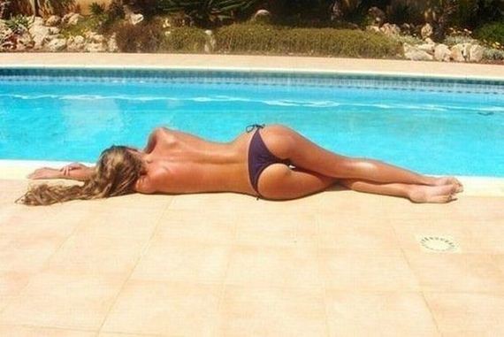 girls_put_their_best_butts_forward