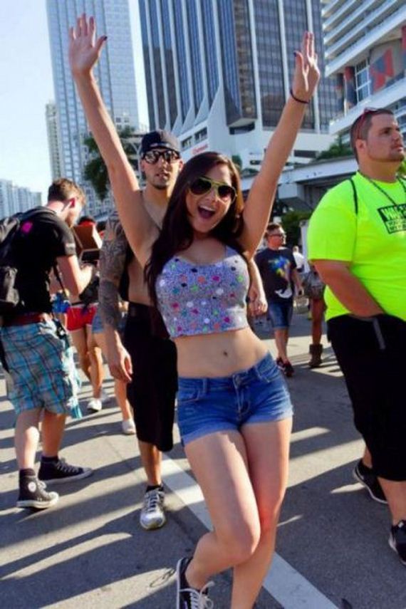 girls_who_make_short_shorts_look_sizzling_hot
