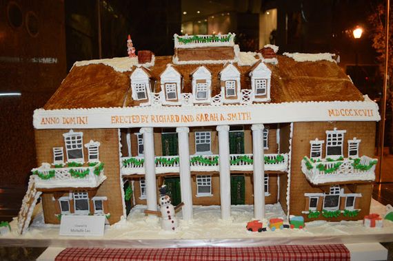 holiday-spirit-gingerbread-house