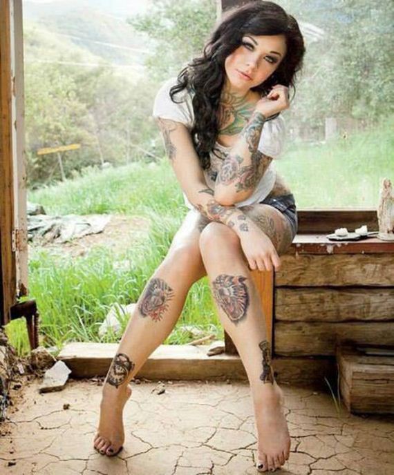 hot_ladies_who_like_their_ink