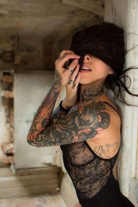 hot_ladies_who_like_their_ink