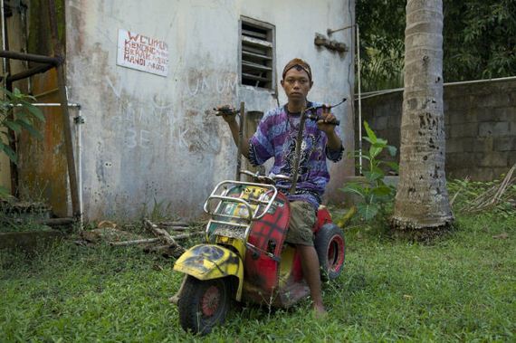 indonesians_ride_the_oddest_motorbikes_ever