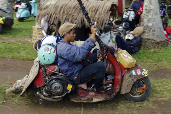 indonesians_ride_the_oddest_motorbikes_ever