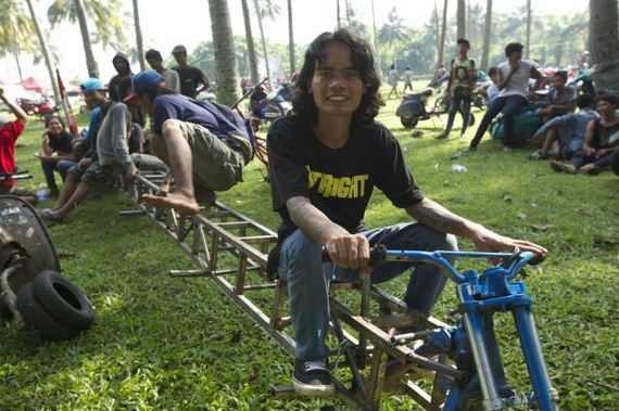 indonesians_ride_the_oddest_motorbikes_ever