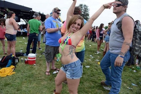 indy_500_snakepit_hotties